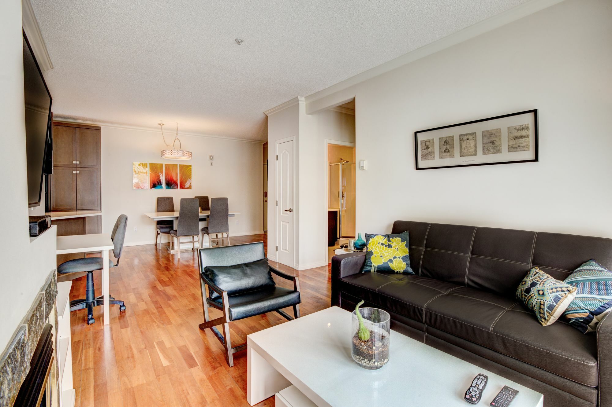 YYC Suite Digs - Genesis מראה חיצוני תמונה